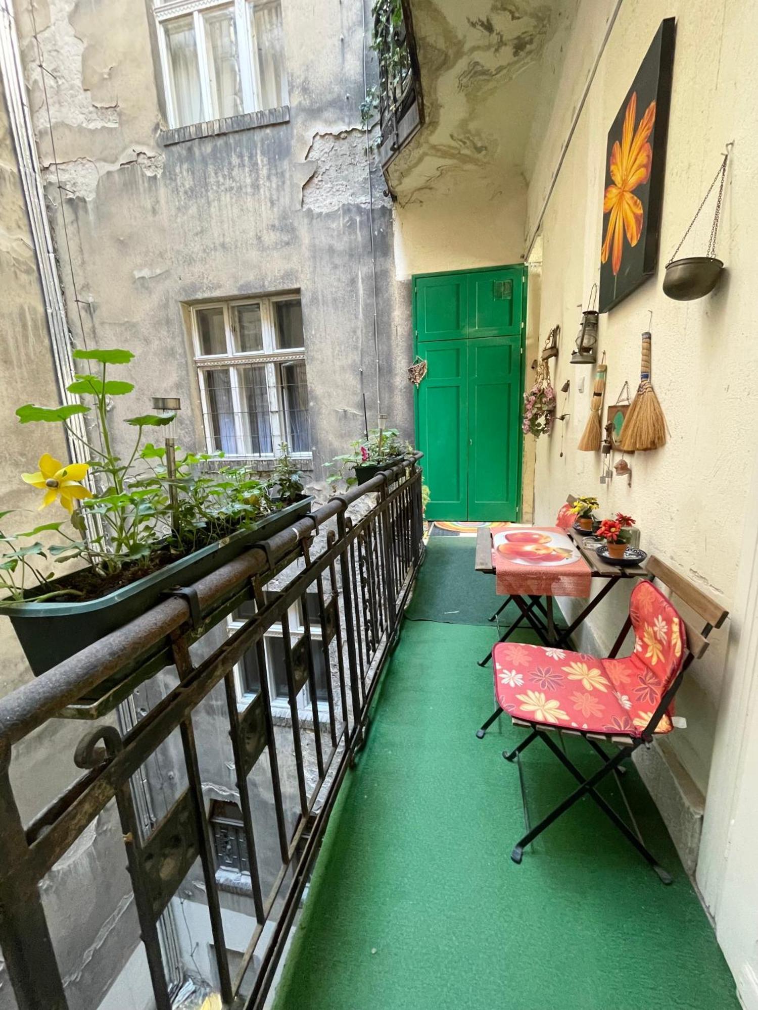 Rainbow Pearl Apartment At St Stephen' S Basilica Budapest Exterior foto