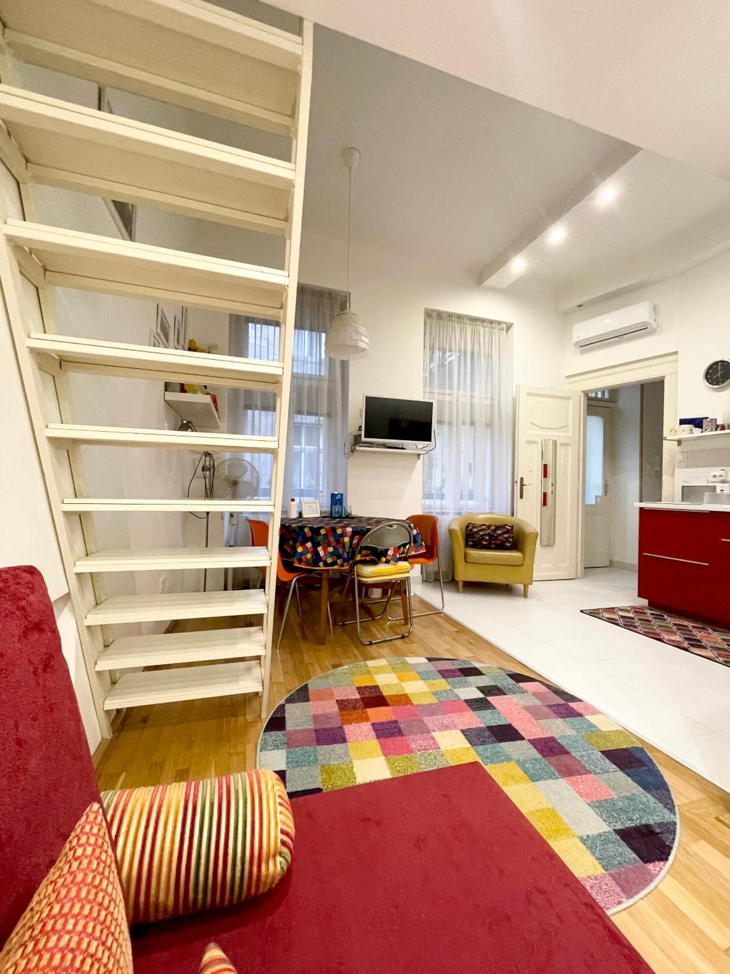 Rainbow Pearl Apartment At St Stephen' S Basilica Budapest Exterior foto