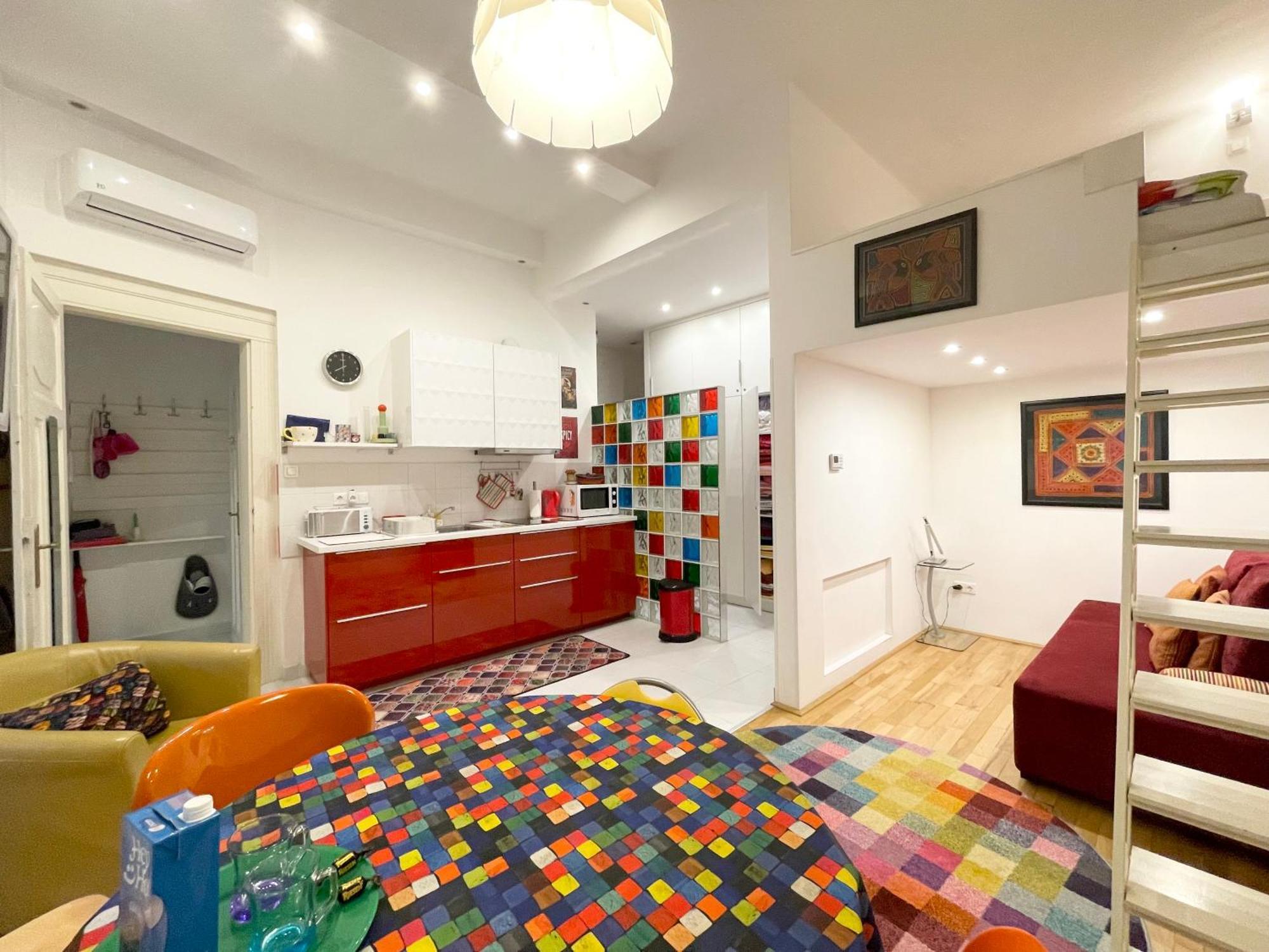Rainbow Pearl Apartment At St Stephen' S Basilica Budapest Exterior foto