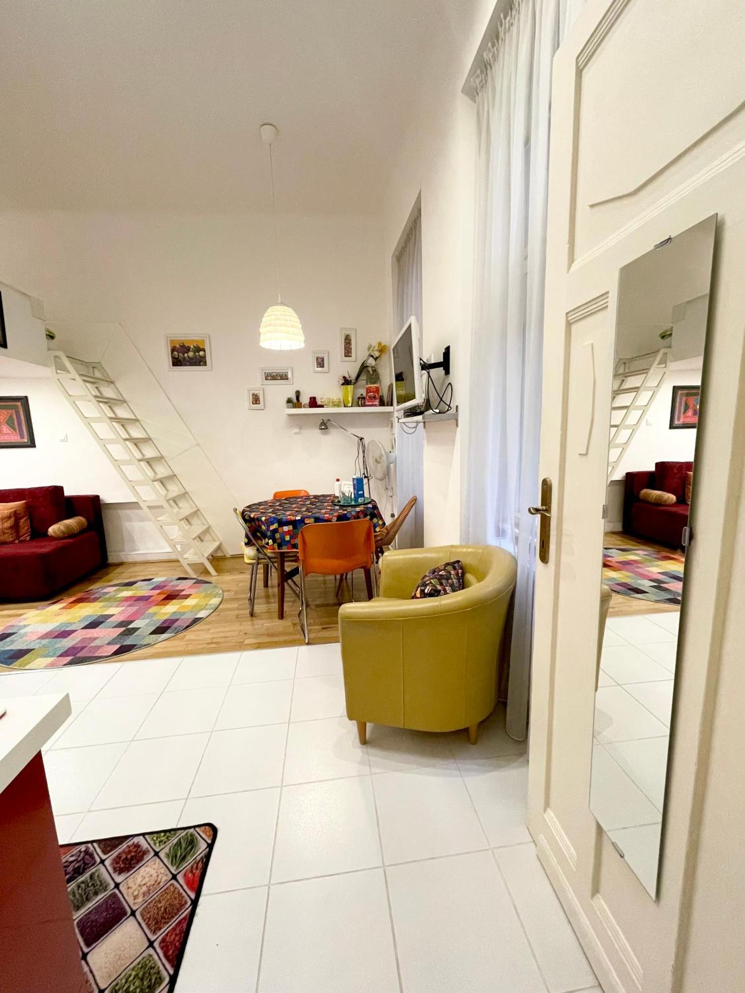 Rainbow Pearl Apartment At St Stephen' S Basilica Budapest Exterior foto
