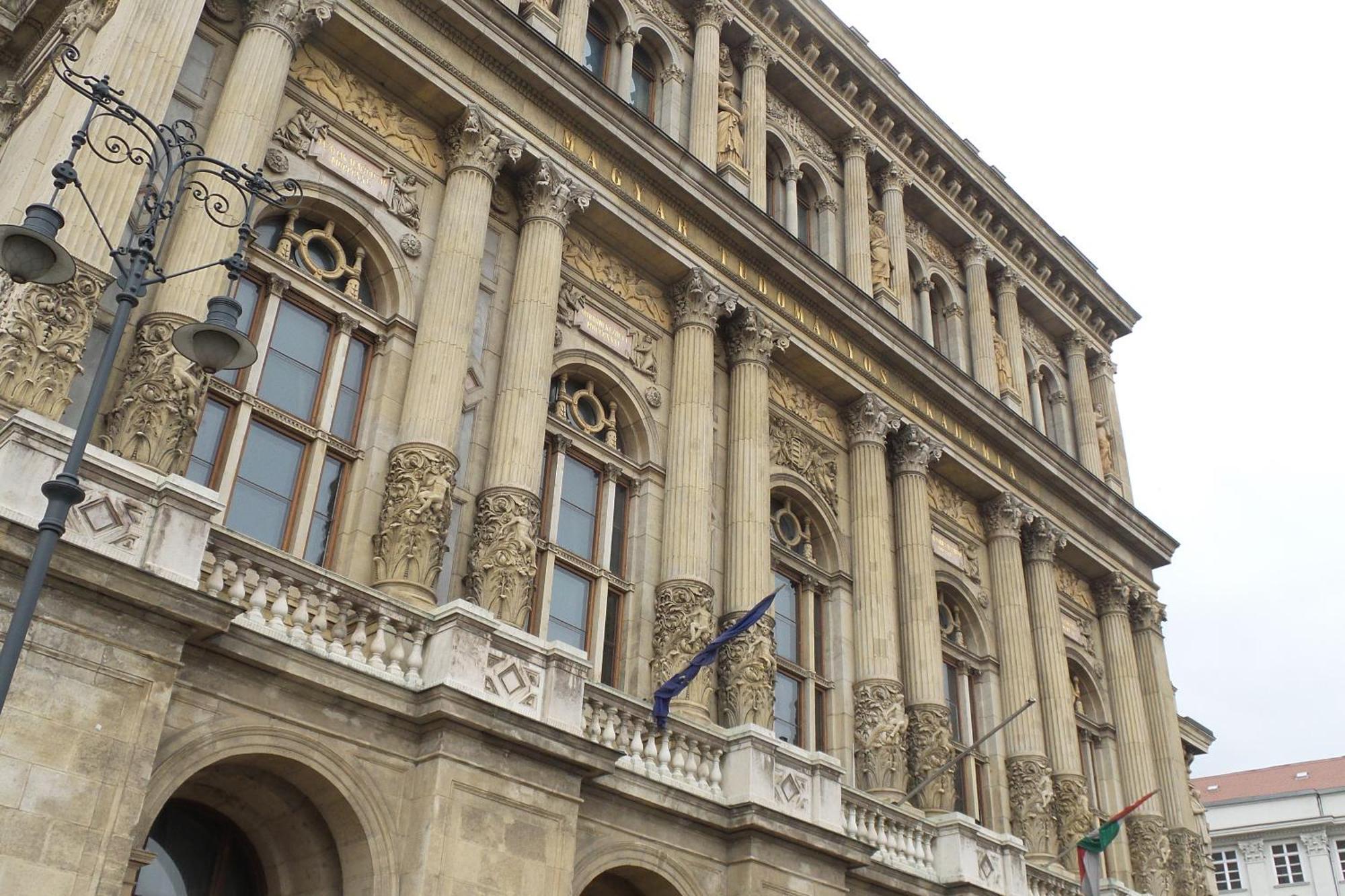 Rainbow Pearl Apartment At St Stephen' S Basilica Budapest Exterior foto
